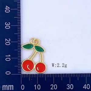 Grazioso ciondolo ciliegia in rame 3D dettaglio con righello per gioielli fatti a mano.