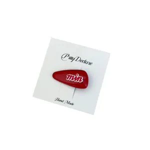 Koreaanse stijl rode glanzende haarspeld met witte letter min voor schattige ponyhaaraccessoire