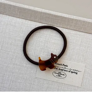 Coletero de acetato estilo coreano con perrito lindo y estrás, goma elástica marrón para coleta.