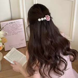 French style luxury imitation pearl flower hair comb, retro elegant minimalist hair clip.