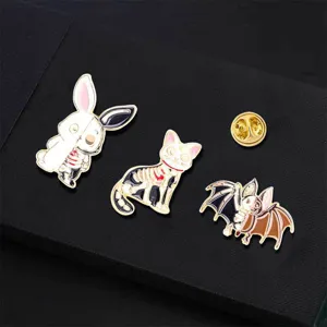 Halloween skelet kat konijn vleermuis geemailleerde speldjes set creatieve grappige broche