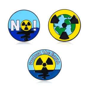 Umweltfreundliche Emaille-Anstecker mit Anti-Atomkraft- und Erdschutz-Motiven für Rucksäcke.