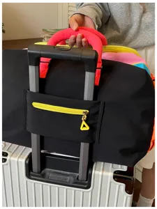 Borsa da viaggio colorata manico con pratica custodia per valigia vista dettagliata