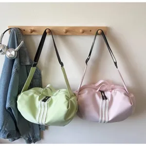 Large capacity women casual crossbody duffel bag, lightweight fitness yoga travel bag.