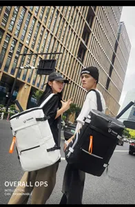 Zaino sportivo di grande capacità per badminton e tennis, elegante borsa da viaggio urbana.