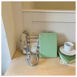 Casual minimalista τσάντα χιαστί ώμου, ελαφριά και μεγάλη χωρητικότητα για καθημερινή.