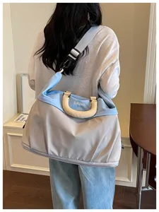 Bolso de viaje ligero para mujer, bolsa de hombro espaciosa ideal para gimnasio, deporte y viajes.