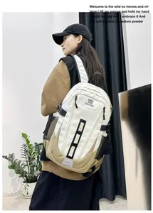 Neutraler taktischer Mode-Rucksack mit Kontrastfarbe, mehreren Taschen und Gurt-Details.