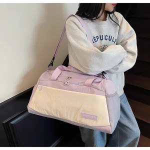 Lightweight travel duffel bag with large capacity for gym sports, short trips and daily storage.