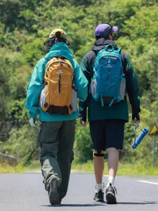 Wandern Rucksack Detailansicht mit robusten Trägern und grossem Stauraum für Outdoor.