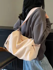 Lightweight casual large-capacity travel duffel bag for women, shoulder crossbody fitness bag.