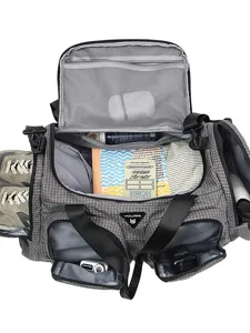 Große Reise-Sporttasche mit separatem Schuhfach und mehreren Fächern für Fitness und Kurztrip.