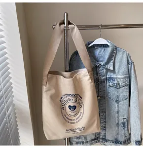 Canvas tote bag for women, large capacity casual shoulder crossbody bag with retro print.