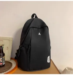 Schwarzer Studenten Rucksack, grosse Kapazitaet Freizeit Reise Rucksack fuer Alltag.