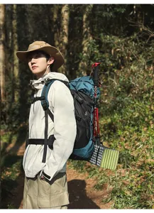 Outdoor mountaineering backpack for men, 55L large capacity waterproof travel rucksack.