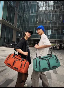 Gran bolsa de viaje deportiva para hombre, bolso multifuncional para gimnasio y fin de semana.