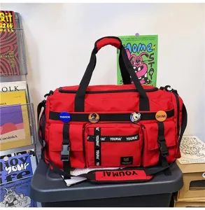 Grote rode reistas, sporttas fitness tas met meerdere vakken voor dames en heren, handig en ruim.