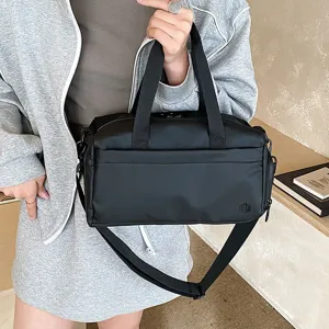 Waterproof gym bag travel duffel bag for men and women, lightweight portable shoulder bag.