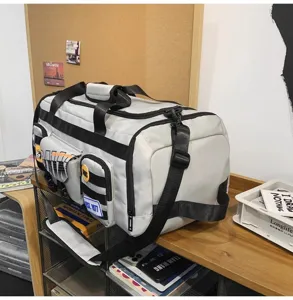 Borsa da viaggio grigia multifunzionale con grande capacità ideale per sport all aperto e fitness.