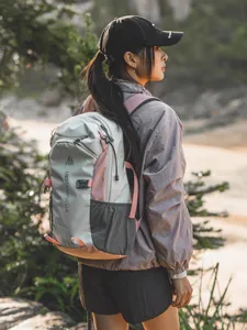 Leichter Outdoor Wandern Bergsteigen wasserdichter Nylon Rucksack Reise Daypack