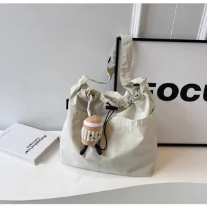 Bolso shopper de lona casual para mujer, gran capacidad bolso de hombro detalle con peluche.