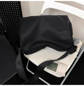 Schwarze lässige große Reise-Umhängetasche wasserdichte Sport-Fitness-Schultertasche für den Alltag