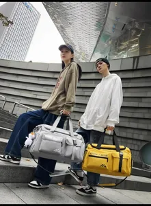 Grosse Reisetasche fur Kurztrips, praktische Sporttasche mit vielen Fachelementen.