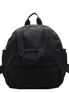 Zaino da viaggio nero in nylon con grande capacità, tasche multiple e design moderno.