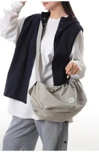 Lightweight outdoor travel crossbody bag for women, large capacity casual daily shoulder bag.