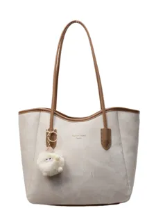 Lässige große Damen Handtasche, stilvolle Shopper Umhängetasche mit süßem Plüsch-Anhänger.