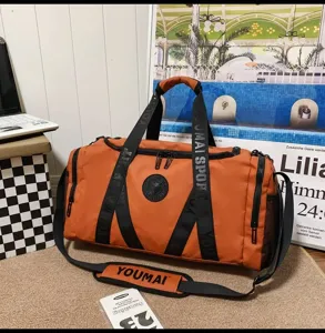 Grote oranje reistas voor heren en dames, ideaal voor fitness en korte reizen onderweg.