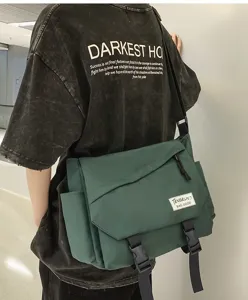 Borsa a tracolla casual in tela di grande capacità per studenti e uso quotidiano.