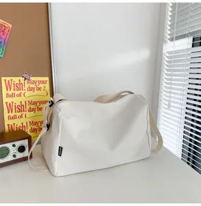 Minimalist large capacity canvas duffel bag, casual messenger shoulder bag for travel gym.