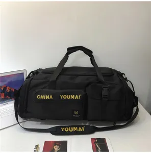 Große Reisetasche für Sport und Fitness, leichtes schwarzes wasserdichtes Gewebe Design.