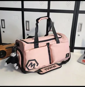 Roze grote sporttas, waterdichte fitness duffel bag met nat-droog vak en schattige aap hanger.