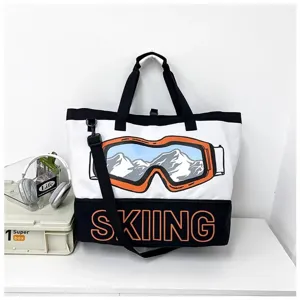 Große Skitouren Reisetasche mit Skibrillen Druck, robustes Design in Schwarz und Weiß.