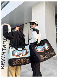 Große Reisetasche mit Skibrillen Grafik für Outdoor und Reisen mit viel Stauraum.