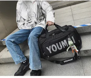 Large capacity travel duffel bag for men and women, waterproof sports gym bag for training.
