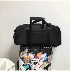Reisedepot Tasche Koffer-Gurt Detail, schwarze tragbare Sport-Fitness-Tasche für Damen.