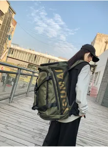 Großer Reise-Rucksack für Damen und Herren, olivgrüne Sporttasche mit viel Stauraum.