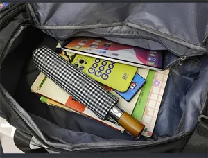 Grosse Kapazitaet Reise Reisetasche Innenansicht zeigt praktische Faecheraufbewahrung.
