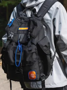 Grand sac à dos de camping en plein air pour homme, léger et imperméable pour voyage.