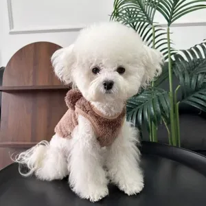 Gezellig zacht fleece huisdier vest detail voor kleine honden, warme winterkleding.