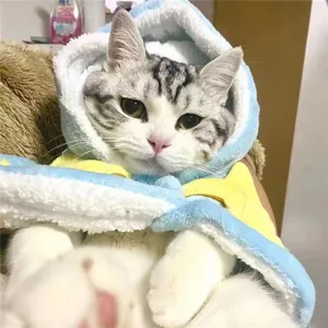 Adorable winter warm pet cat dog cloak hooded hooded fleece cape apparel costume.