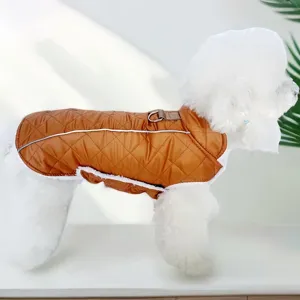 Warme winter hondenjas voor kleine huisdieren, verdikte gewatteerde jas met riemring.