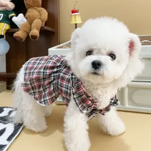 Bellissimo vestito a quadri per animali domestici, cani e gatti, abbigliamento chic.