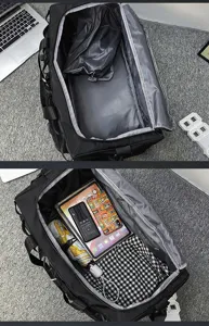 Vue détaillée du grand sac de voyage montrant l'espace de rangement intérieur et les compartiments.