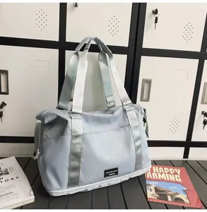 Lightweight short trip travel bag, large capacity tote bag for gym, sports, and casual use.