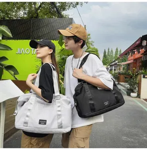 Large capacity travel duffel bag, lightweight portable gym sports bag for women and men daily use.