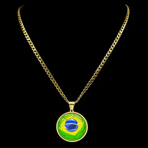 Collana in acciaio inossidabile dorato con ciondolo rotondo cabochon bandiera brasile.